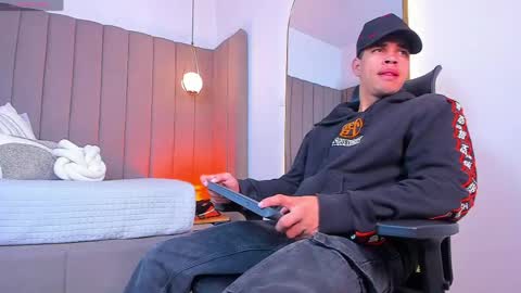 Snapshot of benjamin_more chatting on 05-22-26, 02:51 BENJAMIN online show from 05-22-26, 02:51