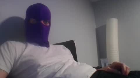 Snapshot of bennybueno chatting on 05-27-26, 04:09 bennybueno online show from 05-27-26, 04:09