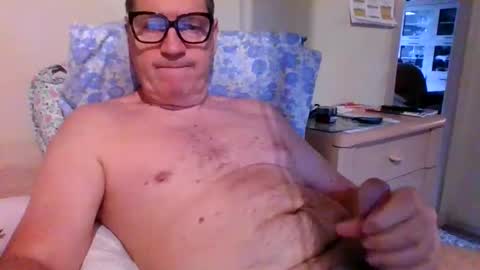 Snapshot of bennybutterfly007 chatting on 12-19-25, 12:12 bennybutterfly007 online show from 12-19-25, 12:12