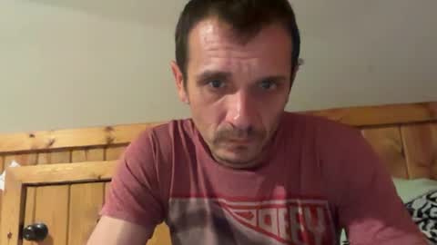 Snapshot of bennymn chatting on 06-19-26, 01:43 benny and innocentvixon online show from 06-19-26, 01:43
