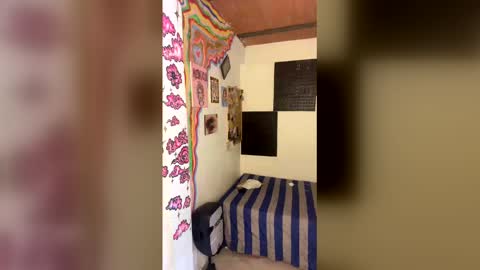 berenice_i online show from 05-25-26, 06:47