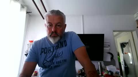 Snapshot of berg_boy chatting on 06-07-26, 07:23 Martin online show from 06-07-26, 07:23