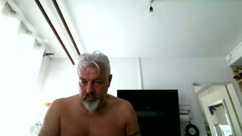 Snapshot of berg_boy chatting on 06-14-26, 02:41 Martin online show from 06-14-26, 02:41