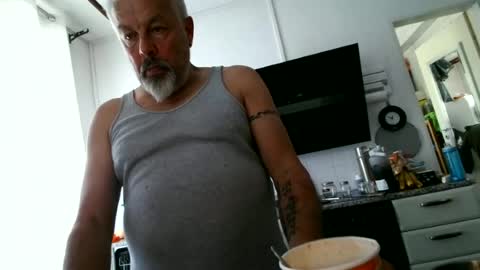 Snapshot of berg_boy chatting on 06-17-26, 10:50 Martin online show from 06-17-26, 10:50