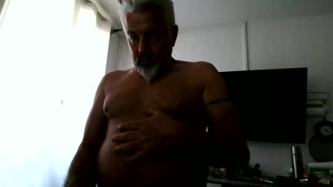 Snapshot of berg_boy chatting on 06-22-26, 11:18 Martin online show from 06-22-26, 11:18