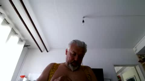 Snapshot of berg_boy chatting on 07-27-26, 10:33 Martin online show from 07-27-26, 10:33