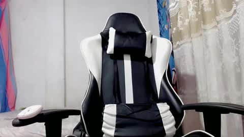 Snapshot of bergon30 chatting on 03-08-25, 12:52 Bergon77 online show from 03-08-25, 12:52