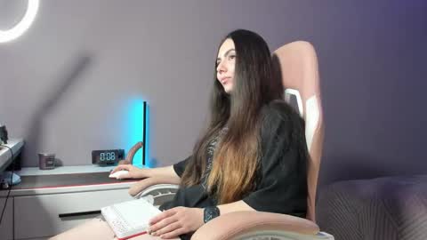Snapshot of beriesniks chatting on 09-30-25, 05:07 BeriesNiks online show from 09-30-25, 05:07