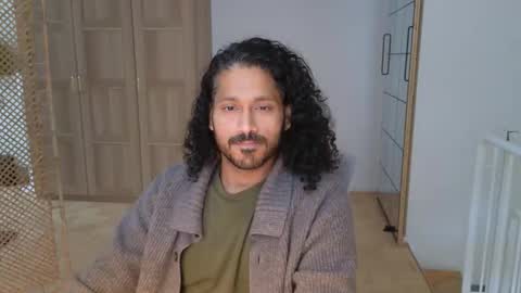 Snapshot of berlinz900 chatting on 10-15-25, 02:39 berlinz900 online show from 10-15-25, 02:39