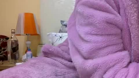 Snapshot of bermudatriangle12 chatting on 01-08-25, 05:15 tixxie  online show from 01-08-25, 05:15