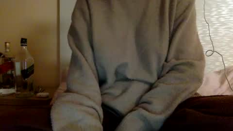 Snapshot of bermudatriangle12 chatting on 03-07-25, 03:51 tixxie  online show from 03-07-25, 03:51