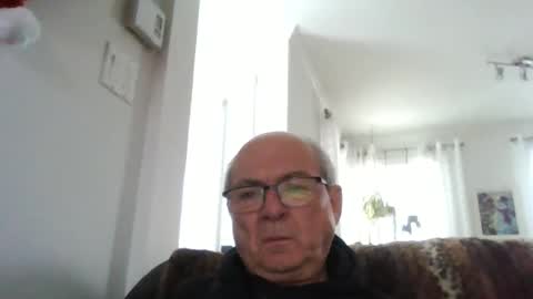 bernard1102 online show from 11-19-25, 01:33