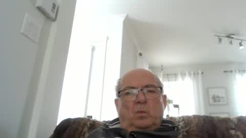 bernard1102 online show from 02-25-26, 01:43