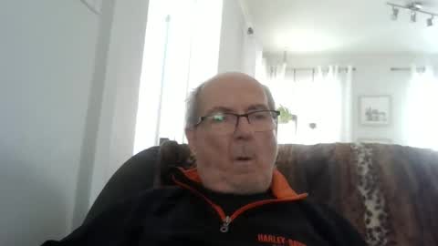 bernard1102 online show from 04-06-26, 06:20