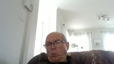 bernard1102 online show from 04-15-26, 02:13