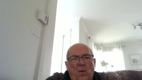 bernard1102 online show from 05-21-26, 01:07