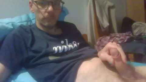 Snapshot of bernie484237 chatting on 05-19-26, 02:01 Bernie online show from 05-19-26, 02:01