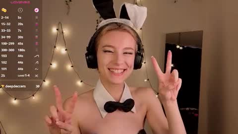 Hi Im NikaComing back online on Monday 3 online show from 06-30-26, 07:20