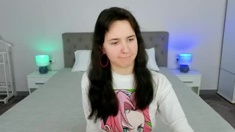 Snapshot of berrydiva chatting on 05-02-26, 08:14 Violette online show from 05-02-26, 08:14