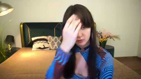 Snapshot of berrydiva chatting on 07-07-26, 01:15 Violette online show from 07-07-26, 01:15