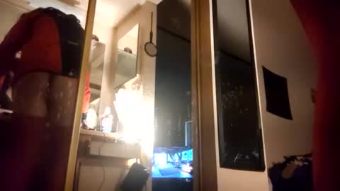 Snapshot of bestofbothworlds89 chatting on 10-19-25, 11:38 Chanel east Coast online show from 10-19-25, 11:38