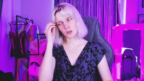 Snapshot of bethanycloud chatting on 07-17-26, 05:25 Bethany online show from 07-17-26, 05:25