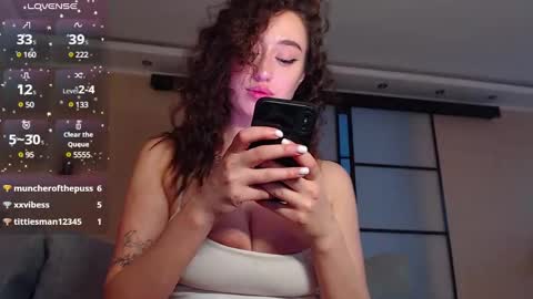 Snapshot of bethollan chatting on 03-06-25, 12:19 Elizabeth online show from 03-06-25, 12:19