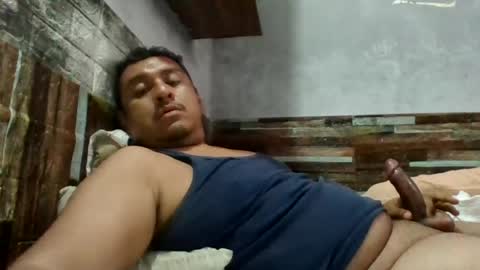 Snapshot of beto471292 chatting on 06-18-26, 05:50 beto471292 online show from 06-18-26, 05:50