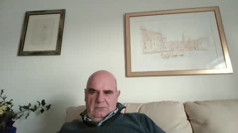 Snapshot of betta1 chatting on 12-17-25, 04:24 betta1 online show from 12-17-25, 04:24