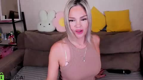 Snapshot of betty_brock chatting on 06-29-26, 01:23 Betty online show from 06-29-26, 01:23