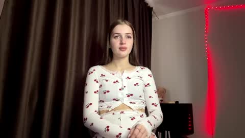 Emily  Stream every day  online show from 04-21-26, 03:02