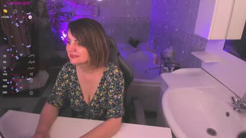 Snapshot of bettygibsonn chatting on 04-02-26, 08:01 Betty online show from 04-02-26, 08:01