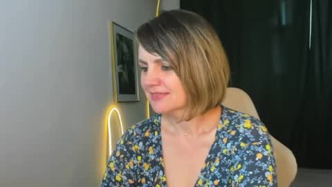 Snapshot of bettygibsonn chatting on 04-08-26, 08:14 Betty online show from 04-08-26, 08:14