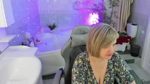 Snapshot of bettygibsonn chatting on 05-04-26, 07:59 Betty online show from 05-04-26, 07:59