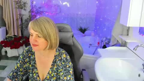 Snapshot of bettygibsonn chatting on 05-07-26, 08:09 Betty online show from 05-07-26, 08:09