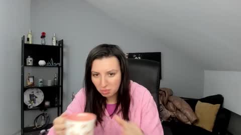 bettyjamess online show from 11-28-25, 05:32