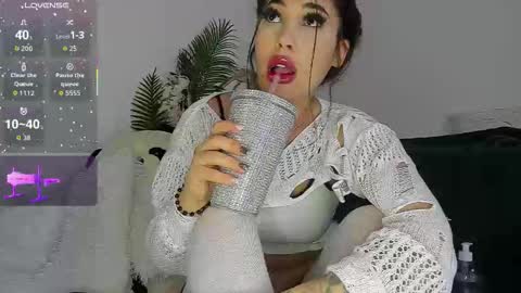 BettyKristal online show from 11-11-25, 11:43