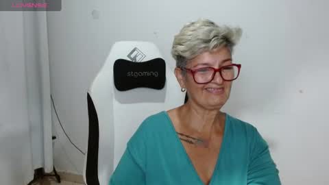 Snapshot of bety_cum3 chatting on 06-09-26, 12:28 bibiana online show from 06-09-26, 12:28