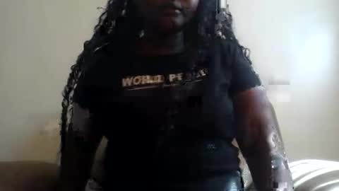 Snapshot of beutygal chatting on 06-03-26, 06:38 beutygal online show from 06-03-26, 06:38