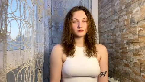 Sophie online show from 04-10-26, 01:16