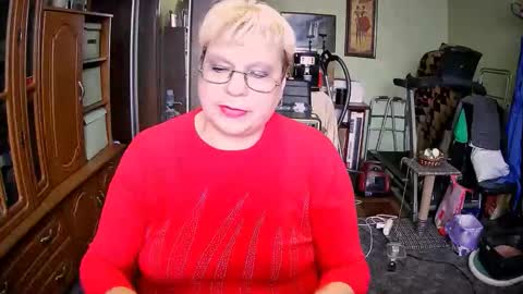 BeverlyQCynia online show from 10-21-25, 11:00