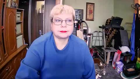 BeverlyQCynia online show from 11-01-25, 12:18