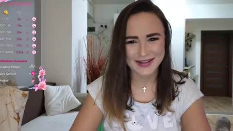   BeyonceDoll       Twitter DollBeyonce    online show from 01-13-26, 07:08