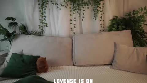 Eliz online show from 12-04-25, 01:04