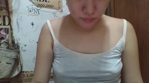 Snapshot of bheatrixx chatting on 05-13-26, 05:21 bheatrixx online show from 05-13-26, 05:21