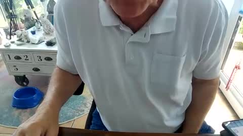 Snapshot of bi_and_more chatting on 06-03-26, 10:07 Manfred online show from 06-03-26, 10:07