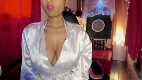 Snapshot of bianca_and_maxwell chatting on 02-10-25, 01:44 bianca and maxwell online show from 02-10-25, 01:44