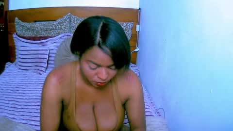 Snapshot of bianca_ebony chatting on 06-17-26, 04:48 bianca ebony online show from 06-17-26, 04:48