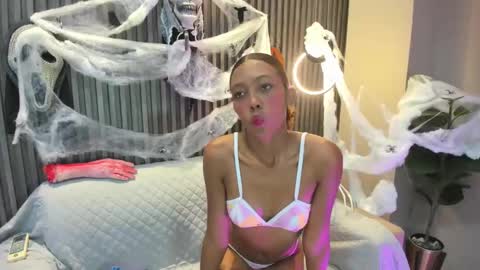 biancaa__18 online show from 10-28-25, 12:19