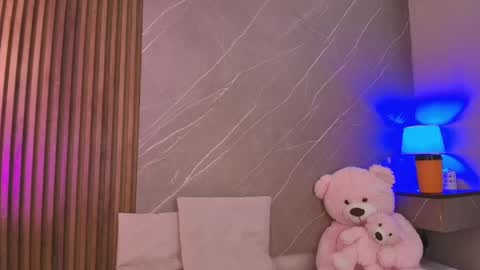 biancaa__18 online show from 06-02-26, 07:27